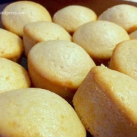 Steamed Rice Cakes (Puto)